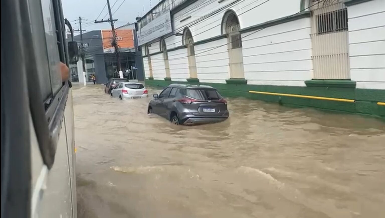 Carnaval em Belém: Fim de semana com chuvas e trovoadas promete desconforto