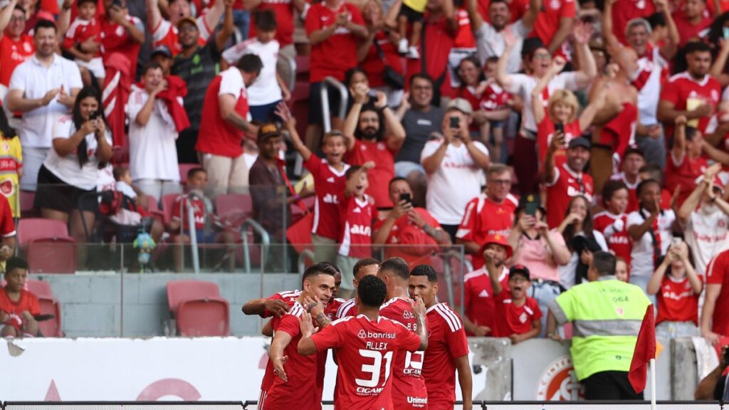 Inter Enfrenta Desafios em Semana Crucial com Viagem Longa Antes do Gre-Nal