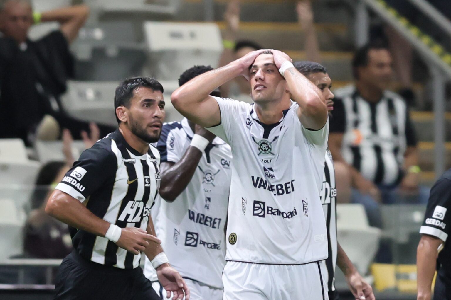 PC Oliveira Critica Anulação do Gol do Remo em Partida Contra o Atlético-MG