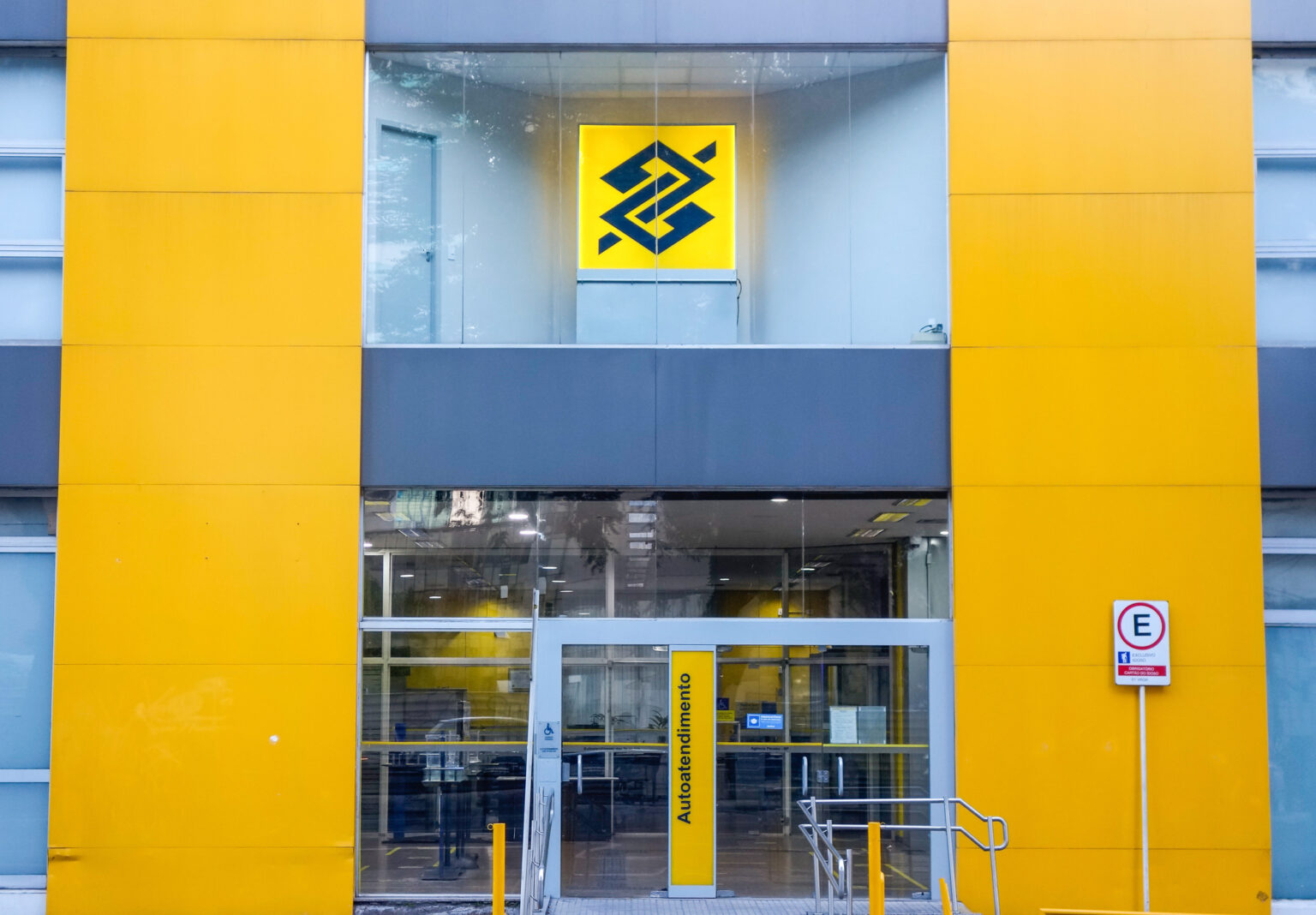 Banco do Brasil (BBAS3) Inova com Consultoria e Modelo Híbrido de Atendimento ao Cliente