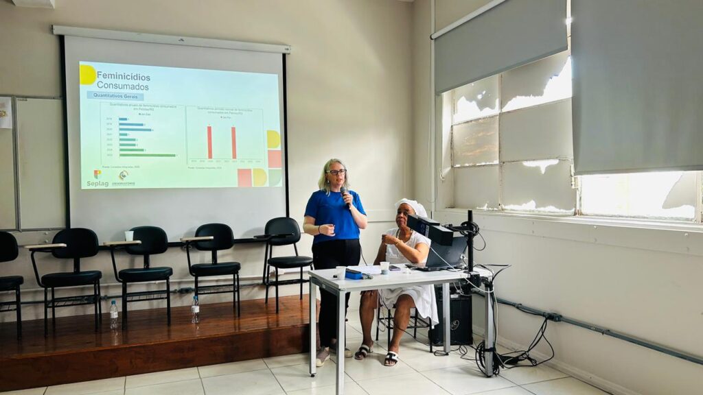 Como o SMS Incentiva Denúncias de Violência contra a Mulher em Pelotas