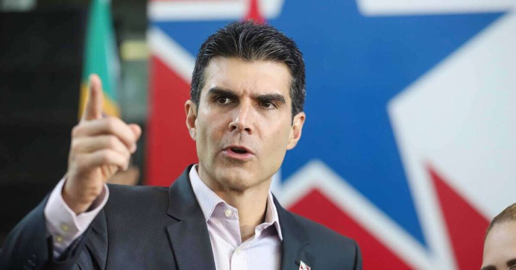 Helder Barbalho Lança-se como Favorito ao Senado no Pará com Vantagem Expressiva