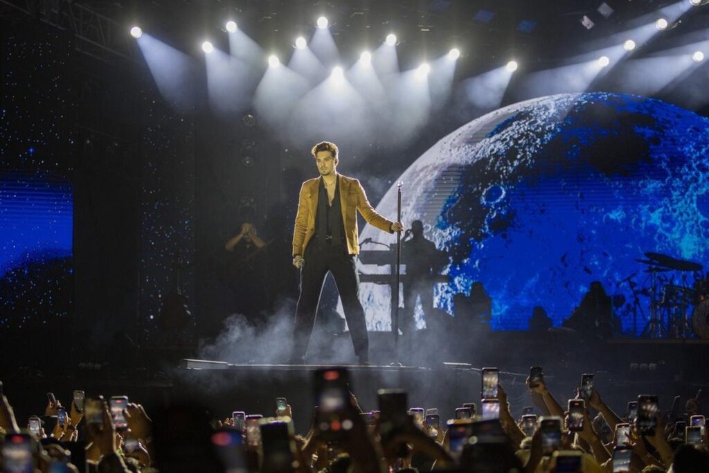Luan Santana Faz Show Inesquecível em Cordeirópolis e Leva Fãs a Uma Viagem Musical de 18 Anos Luan Santana Faz Show Inesquecível em Cordeirópolis e Leva Fãs a Uma Viagem Musical de 18 Anos