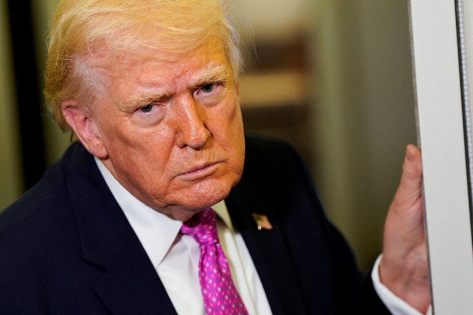 Trump Anuncia Saída Imediata dos EUA do Irã: O Fim da Guerra Está Próximo?
