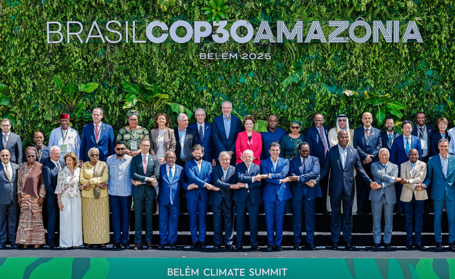 2026: Um Ano Crucial para a Diplomacia e o Combate ao Lobby dos Combustíveis Fósseis