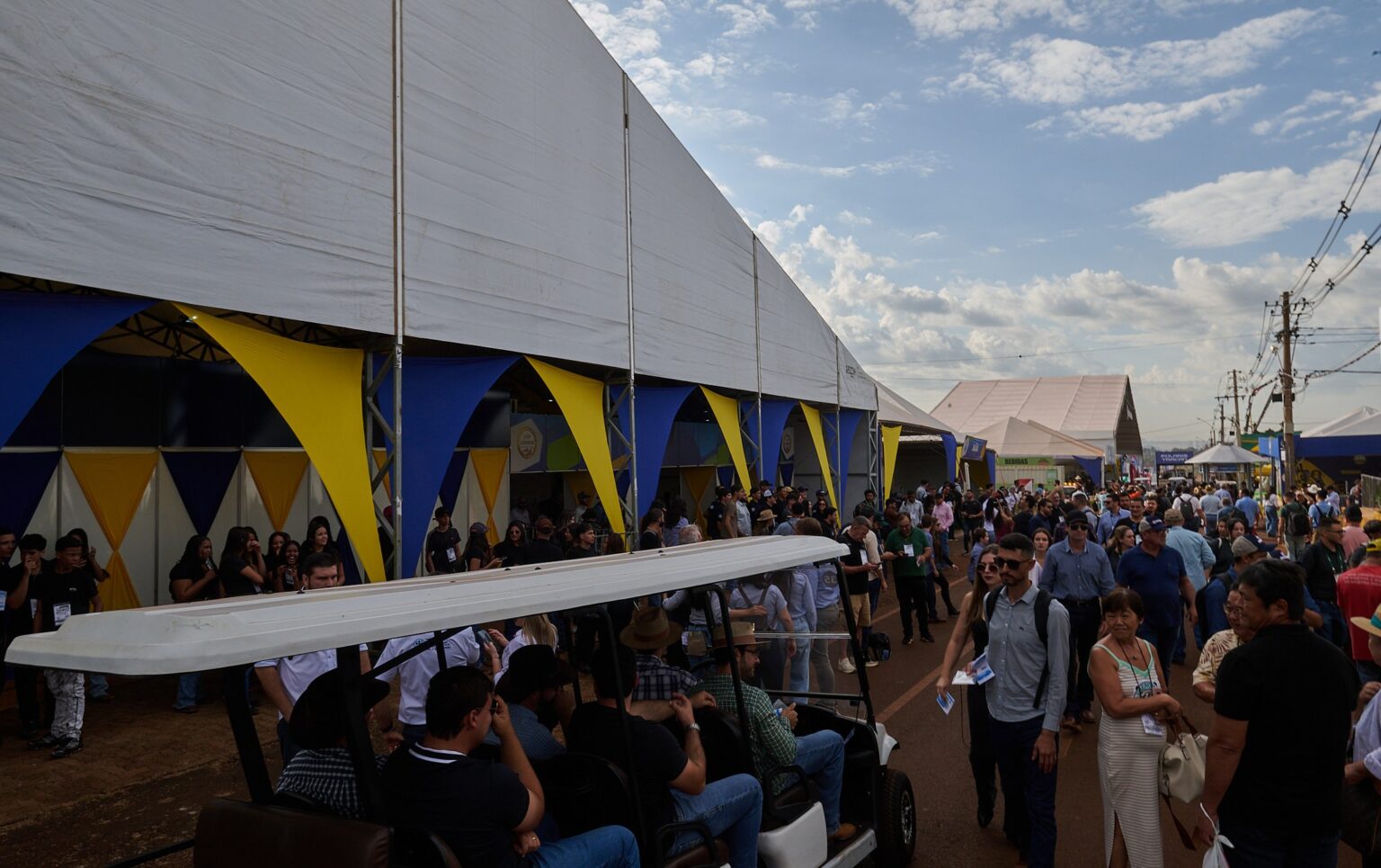 Agrishow 2026: A Maior Feira de Tecnologia Agrícola da América Latina Começa com Esperança e Inovaçõ