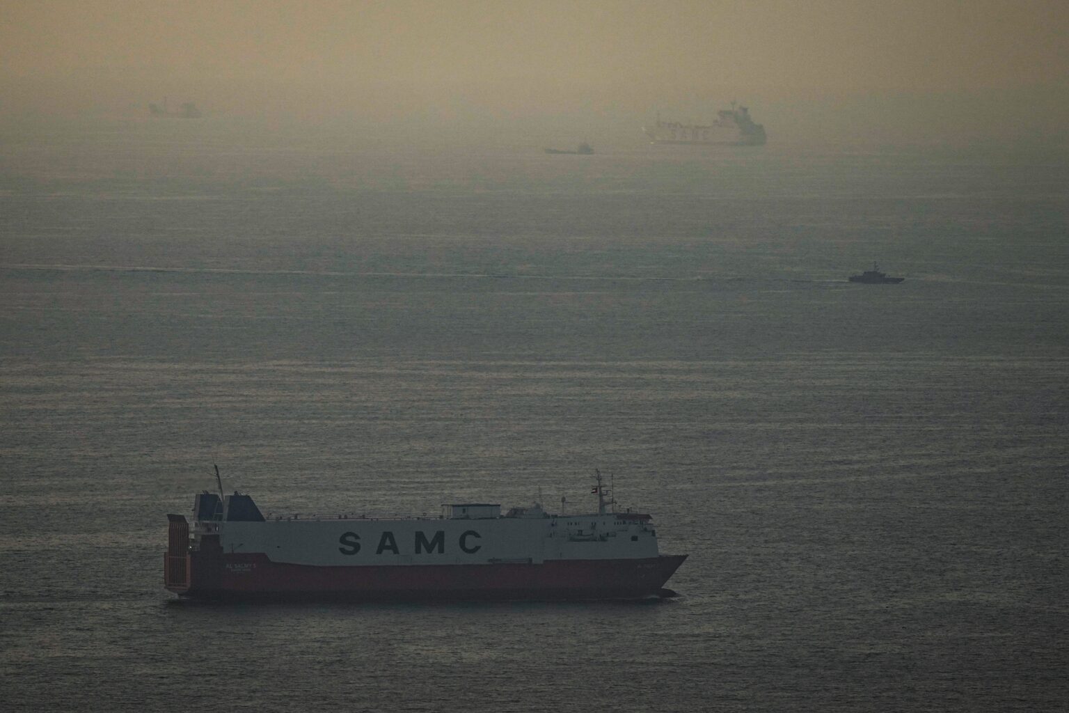 Como Navios Parados em Rotas Mundiais Impactam o Brasil?