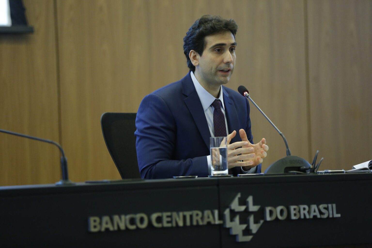 Corte da Selic: Desafios Persistem na Política Monetária e Fiscal do Brasil