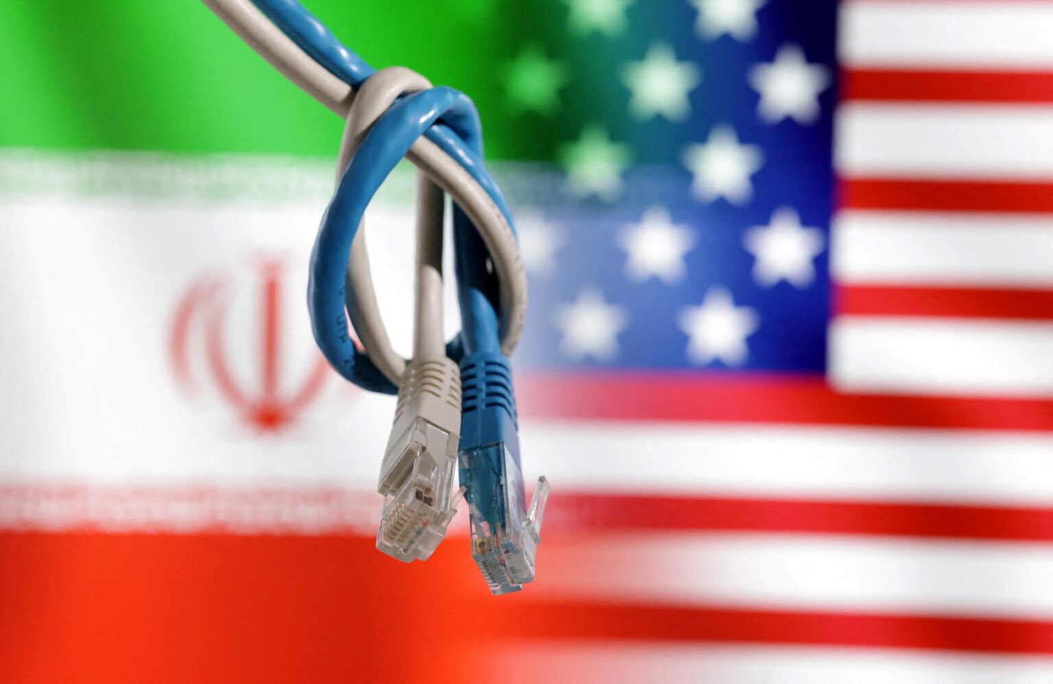 Hackers Iranianos Atacam Infraestrutura Crítica dos EUA: Alerta das Agências Americanas