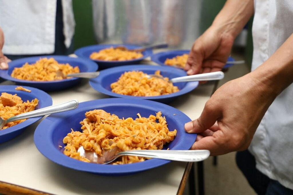 Plataforma do Banco do Brasil reduz desperdício de alimentos em escolas públicas em 72%