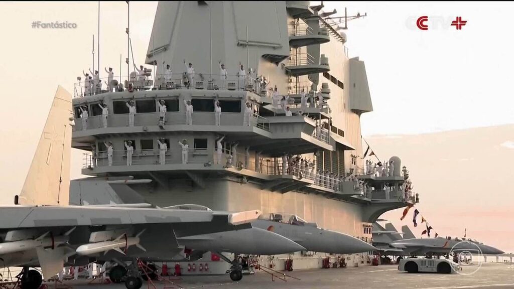 Porta-aviões USS Gerald Ford deixa Oriente Médio após incêndio e problemas sanitários