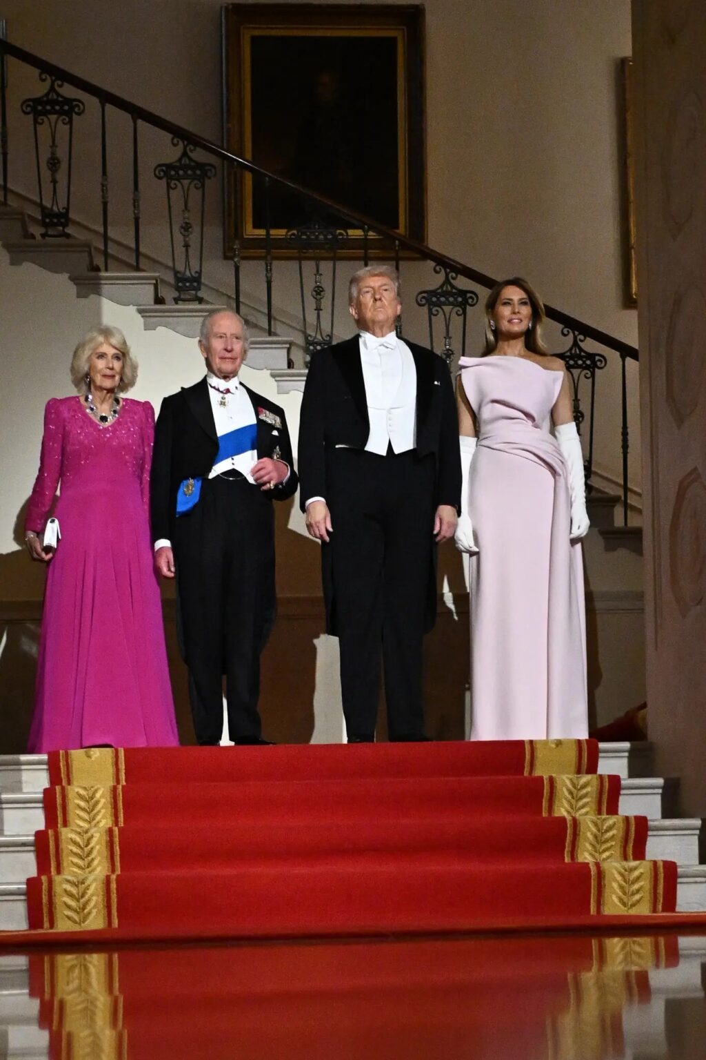 Rei Charles III e Rainha Camilla: Jantar Sofisticado na Casa Branca com Menu Exclusivo
