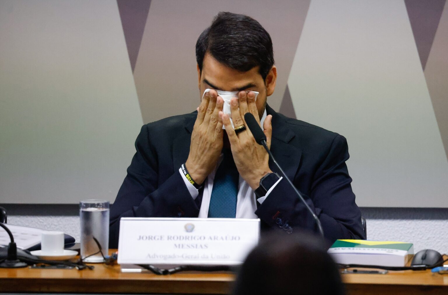 Rejeição de Jorge Messias ao STF: Análise de comentaristas sobre a crise política de Lula Rejeição de Jorge Messias ao STF: Análise de comentaristas sobre a crise política de Lula
