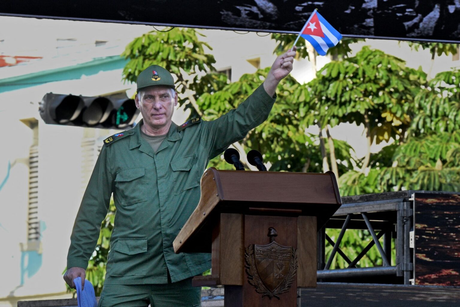 Tensões em Alta: Trump e a Ameaça a Cuba Frente ao Discurso de Defesa de Díaz-Canel