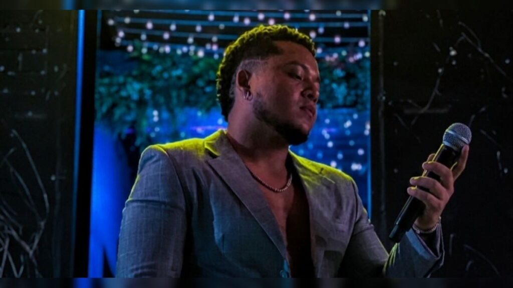 Ever Brilha em Show Solo 'Entre Amores e Canções' em Belém