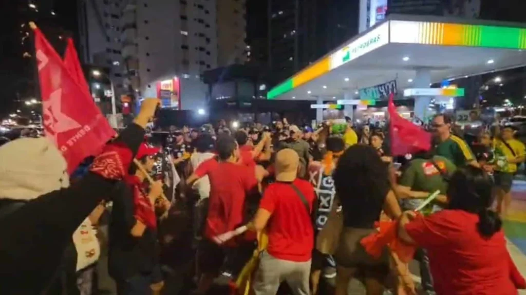 Manifestantes pró-Lula em Belém relatam agressões durante ato contra bolsonaristas