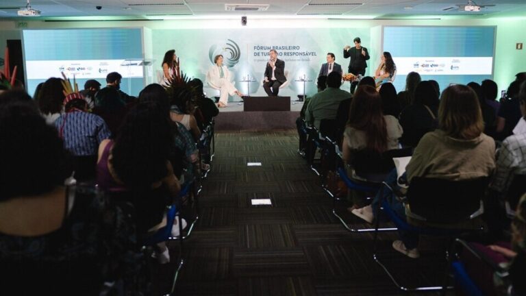 Belo Horizonte Sedia a 1ª Edição Regional do Fórum Brasileiro de Turismo Responsável