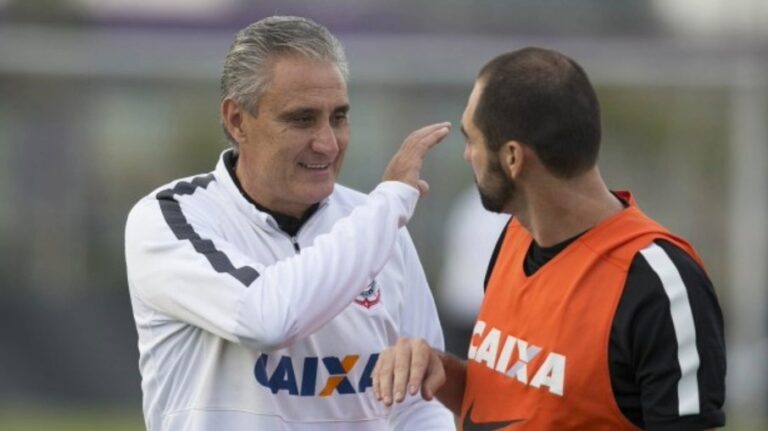 Desafio em Minas: Danilo Enfrenta Tite por Vaga na Final do Campeonato Mineiro Desafio em Minas: Danilo Enfrenta Tite por Vaga na Final do Campeonato Mineiro