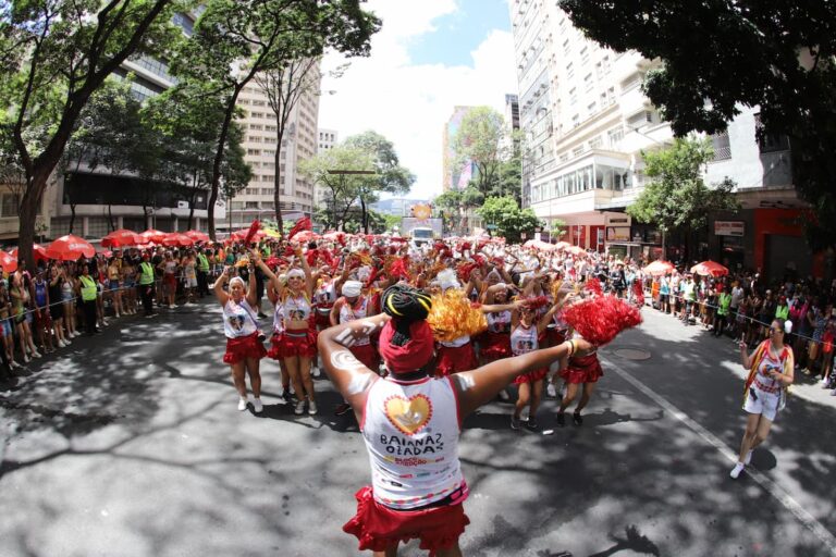 Horários de Funcionamento Durante o Carnaval 2026 em BH: Comércio, Saúde e Lazer Imagem do artigo