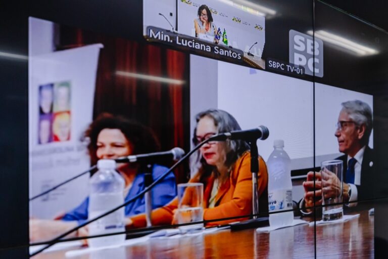 Prêmio Carolina Bori Honra Cientistas em Dia das Mulheres e Meninas na Ciência Prêmio Carolina Bori Honra Cientistas em Dia das Mulheres e Meninas na Ciência