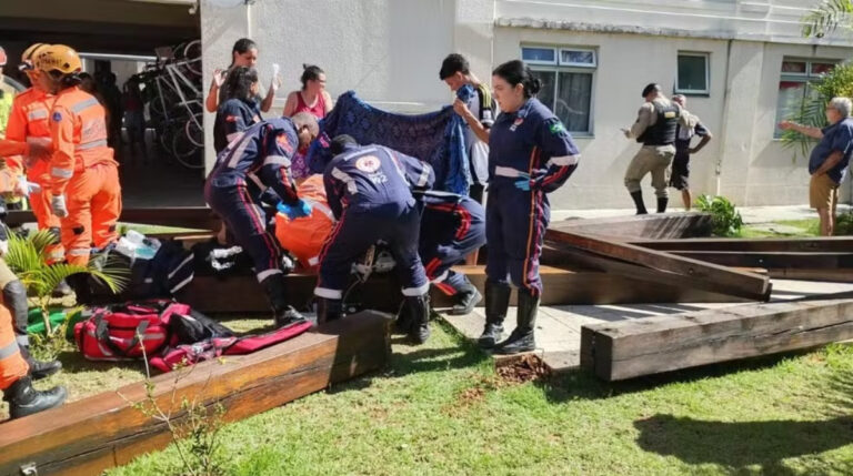 Tragédia em Vespasiano: Menina de 8 Anos Morre em Colapso de Playground
