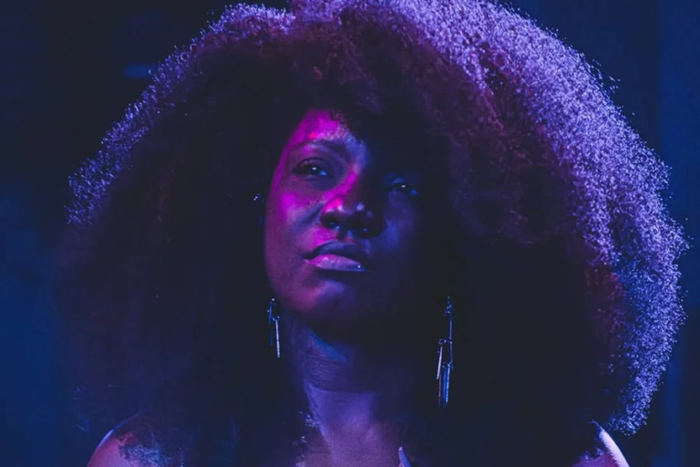Adriana Araújo: A Rainha do Samba de Belo Horizonte e sua Trajetória Inspiradora