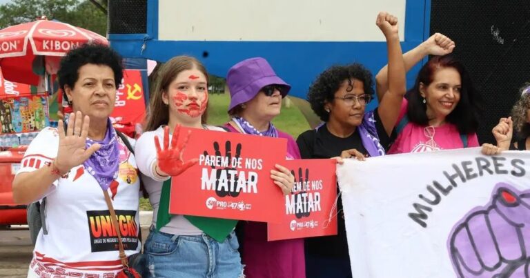 Protestos em Todo o Brasil Marcam Luta Contra a Violência de Gênero no Dia Internacional da Mulher