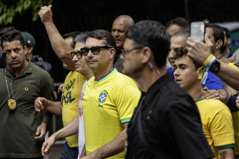 Tereza Cristina e Zema: Cotados para Vice de Flávio Bolsonaro nas Eleições de 2024