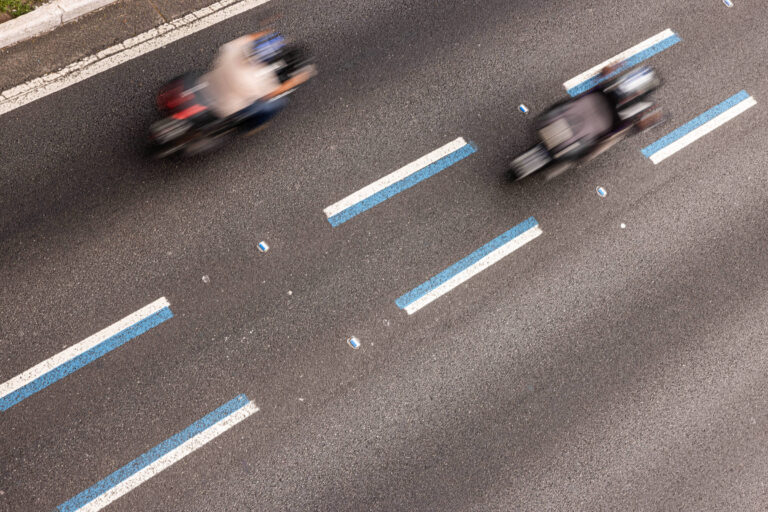 Belo Horizonte Lança Teste de Motofaixa Azul para Aumentar Segurança Viária