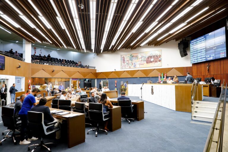 Câmara de BH Aprova Isenção de Taxa para Habitações Sociais e Estimula Construção Popular