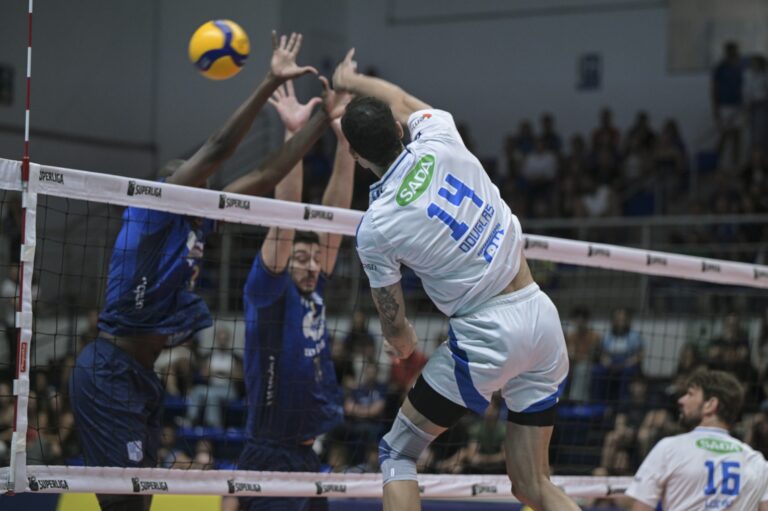 Cruzeiro x Minas: Semifinais da Superliga Masculina em Grande Estilo