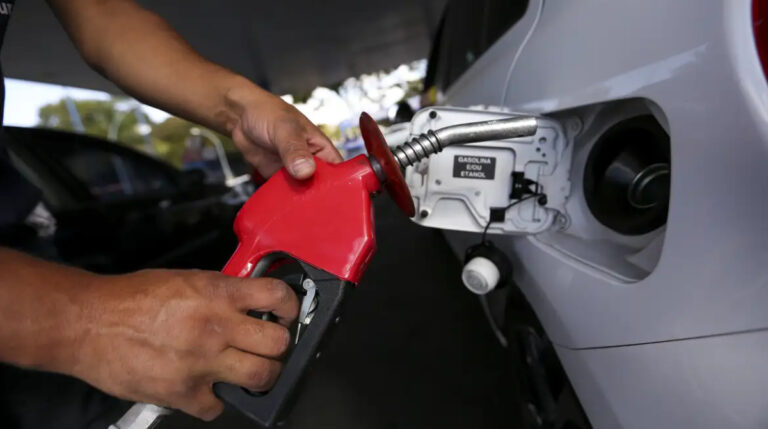 Gasolina alcança R$ 7,06 em Belo Horizonte: alta impacta motoristas
