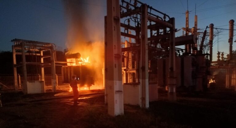 Incêndio em Vegetação Danifica Subestação de Energia em Fábrica de Cimento na Grande BH