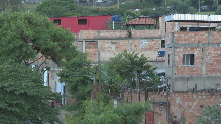Minas Gerais Registra 97 Denúncias Diárias de Violência Contra Crianças em 2026: Um Aumento Alarmant