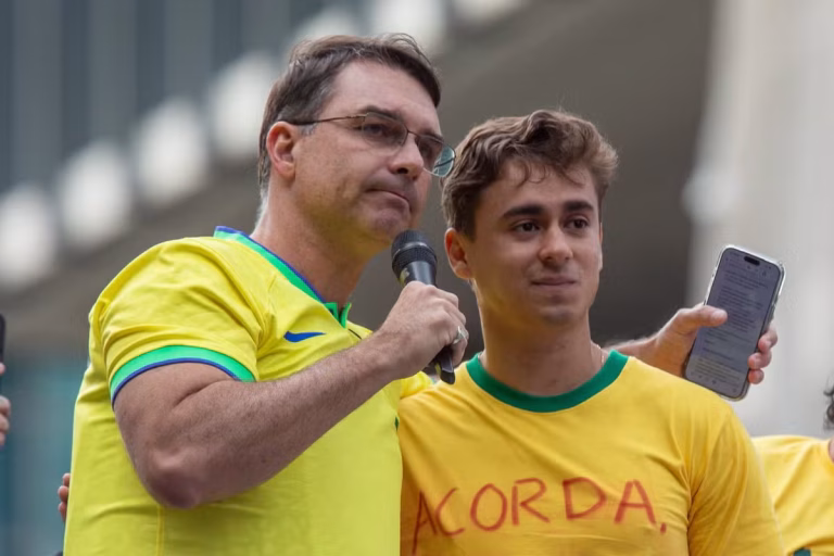Nikolas Ferreira Defende 'União da Direita' Após Conflito com Eduardo Bolsonaro