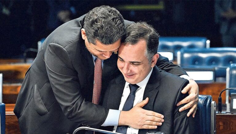Alcolumbre Articula Indicação de Pacheco ao TCU e Gera Incertezas no Palanque de Lula em Minas Alcolumbre Articula Indicação de Pacheco ao TCU e Gera Incertezas no Palanque de Lula em Minas