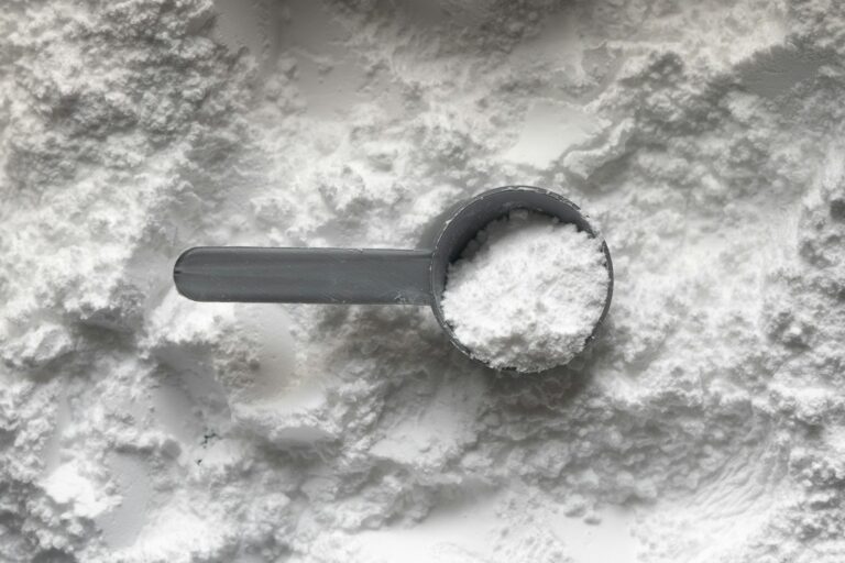 Creatina: Água Fria, Quente ou Morna? Descubra a Melhor Forma de Consumo para Potencializar Seus Res