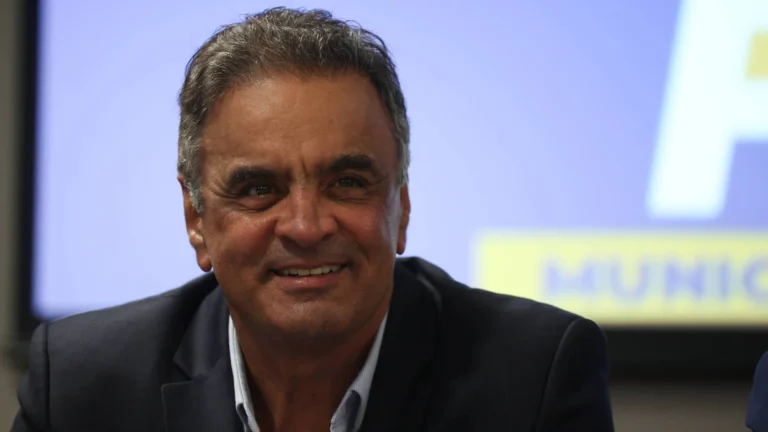 Aécio Neves confirma candidatura ao Senado por Minas Gerais e reforça compromisso com o estado