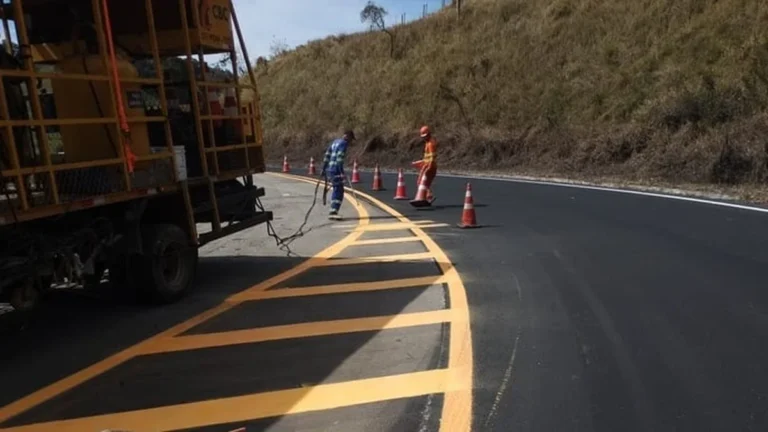 Obras na BR-040 entre Belo Horizonte e Juiz de Fora vão impactar trânsito com serviços diurnos e not