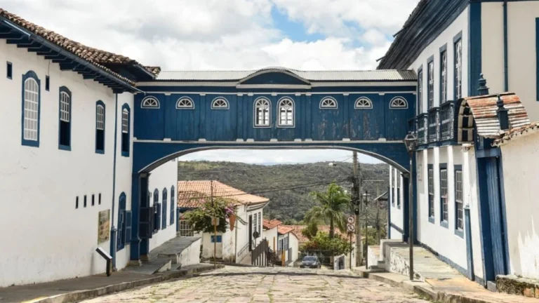 Diamantina: Descubra a Cidade Mineira que Preserva um Patrimônio Mundial entre Montanhas