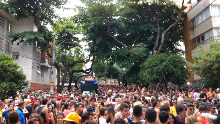 PBH abre edital para patrocínio do Carnaval de Belo Horizonte com cotas a partir de R$ 500 mil PBH abre edital para patrocínio do Carnaval de Belo Horizonte com cotas a partir de R$ 500 mil