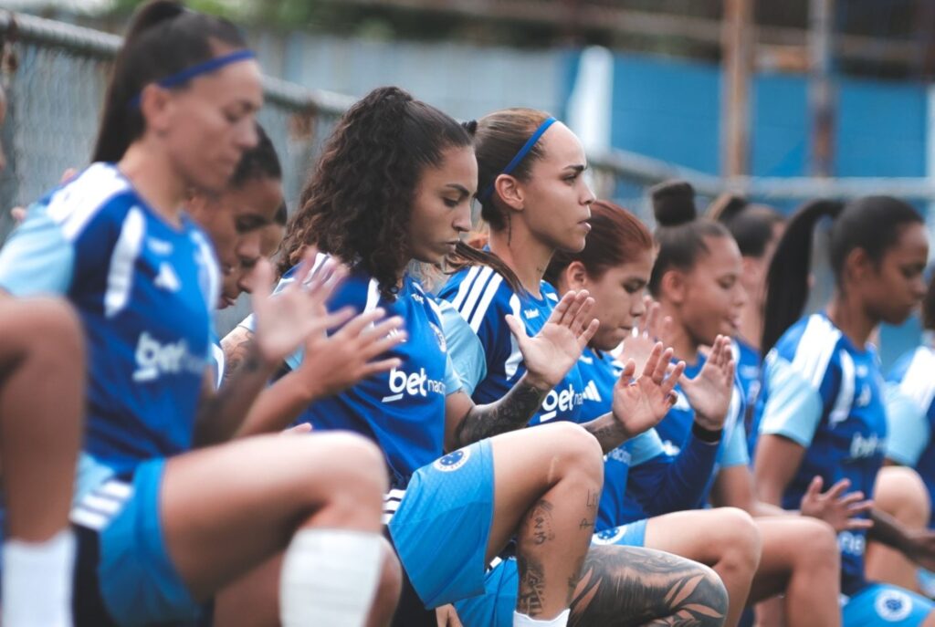 Cruzeiro Feminino Celebra Sete Anos e Realiza Sonho da Libertadores Cruzeiro Feminino Celebra Sete Anos e Realiza Sonho da Libertadores