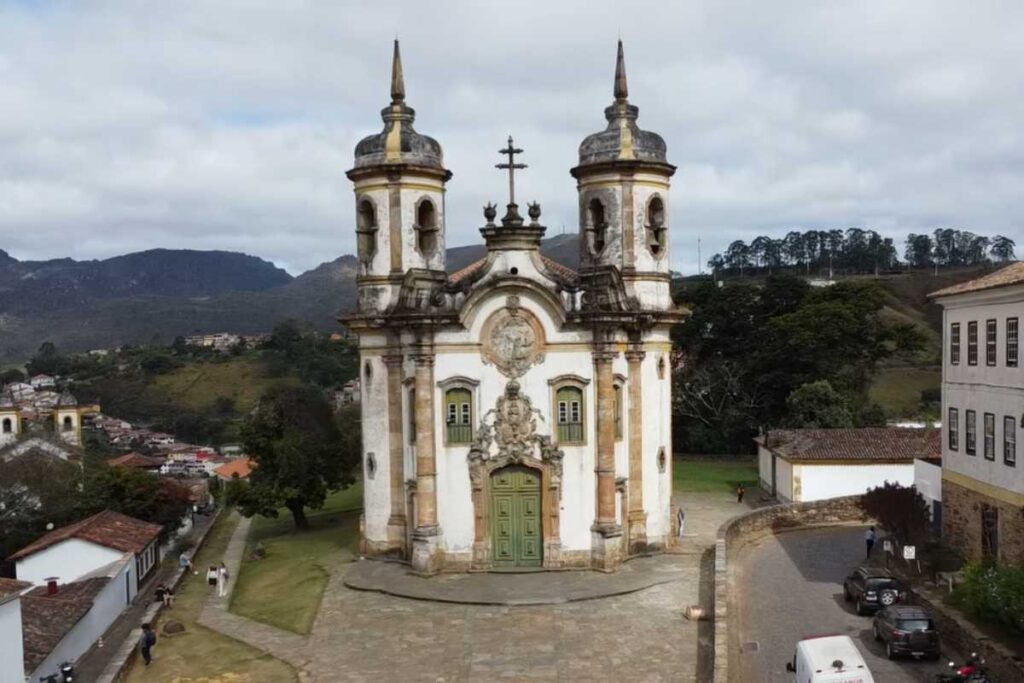 Ouro Preto: A Joia Brasileira de 1711 que Encanta com sua Arquitetura Intacta