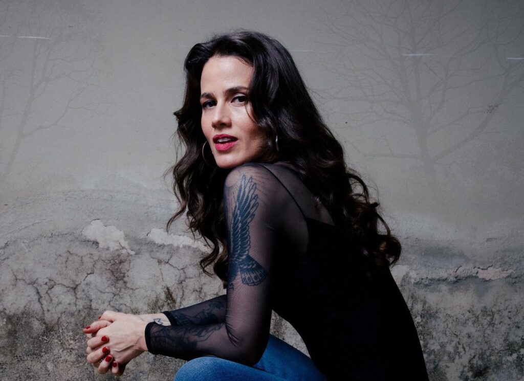 Ana Cañas Celebra Rita Lee em Turnê pelo Brasil: Uma Homenagem Imperdível