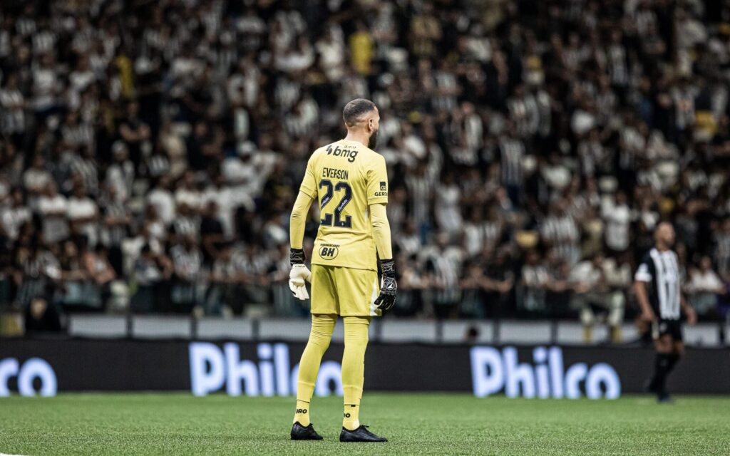 Atlético-MG: Éverson Celebra Primeira Vitória e Reforça a Busca por Confiança no Brasileiro