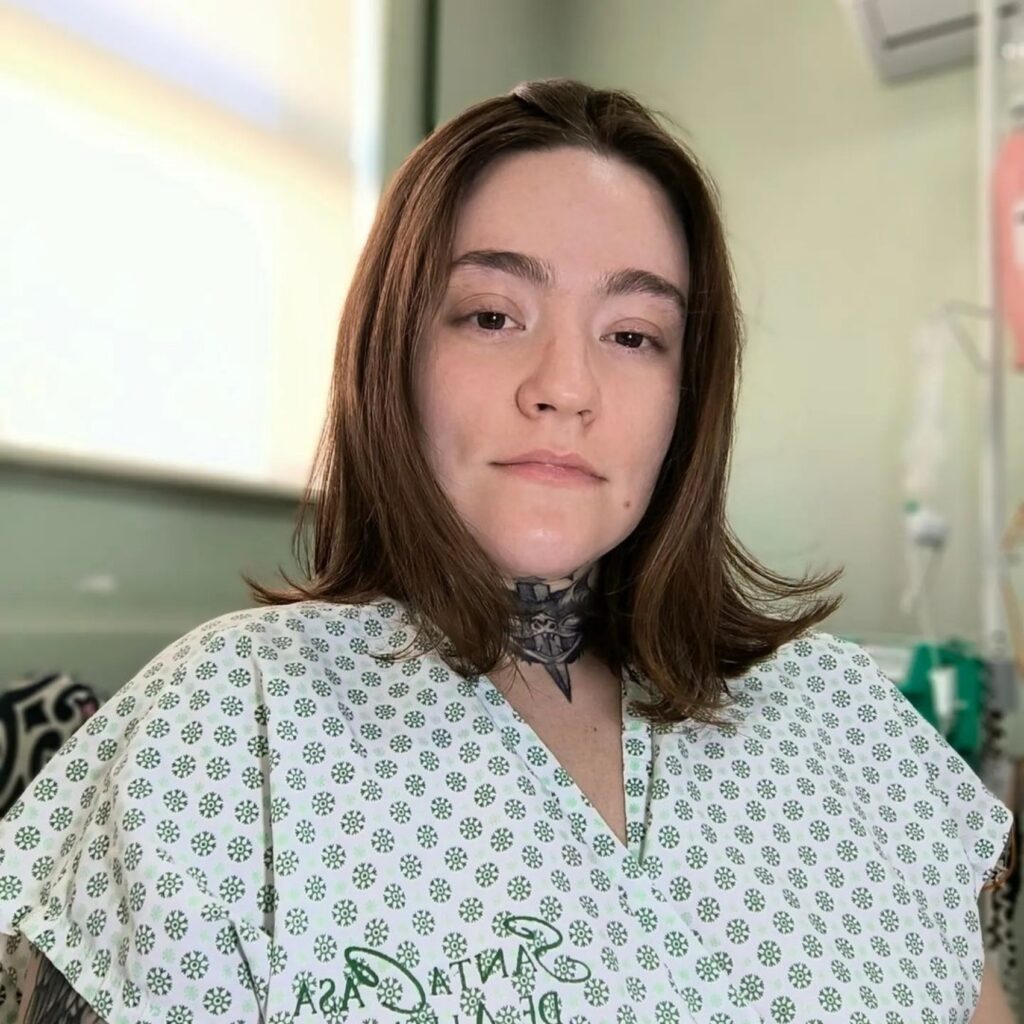 Jovem com Neuralgia do Trigêmeo Retoma Estudos em Meio a Crises Intensas