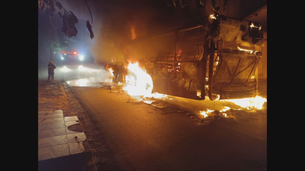Ônibus é Incendiado em Belo Horizonte: Entenda o Caso [Criminalidade em Foco]