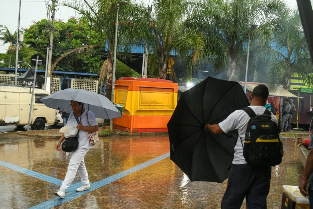 Pancadas de chuva atingem Norte, Centro-Oeste e Sudeste do Brasil nesta sexta-feira