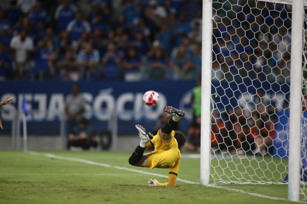 Thiago Braga: Herói do Pouso Alegre com Passagem pelo Cruzeiro e Desempenho Impressionante em 2023