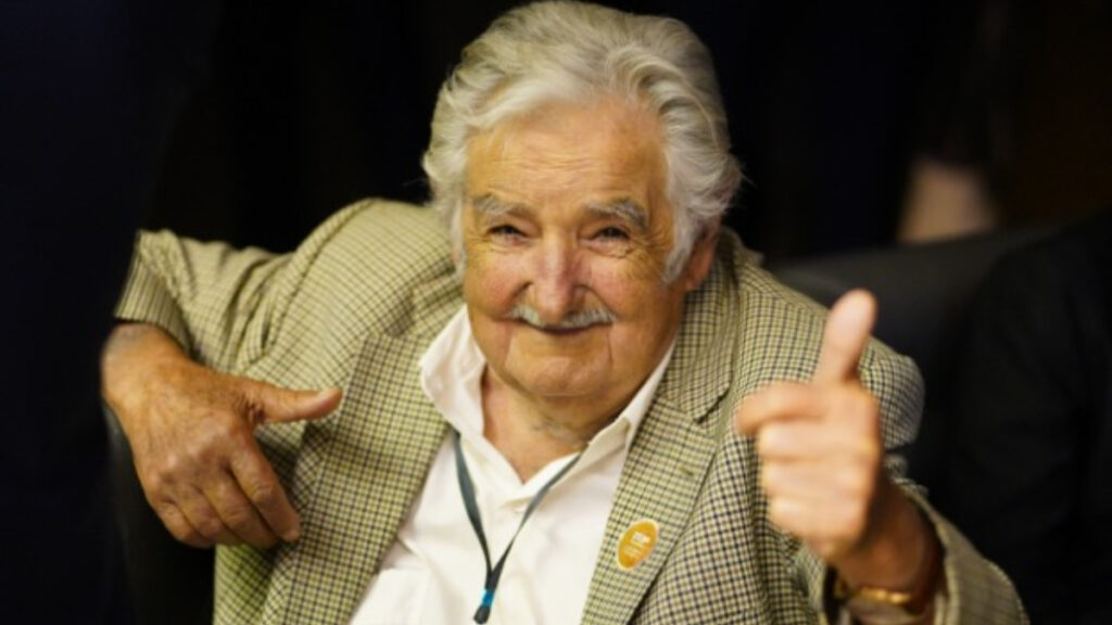 UFMG Homenageia Pepe Mujica com Título de Doutor Honoris Causa